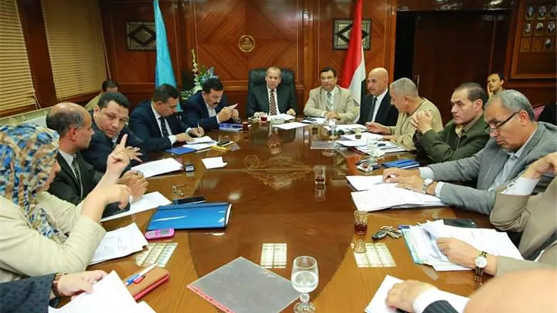 محافظ كفرالشيخ يبحث مشاكل وطلبات المواطنين مع أعضاء مجلس النواب