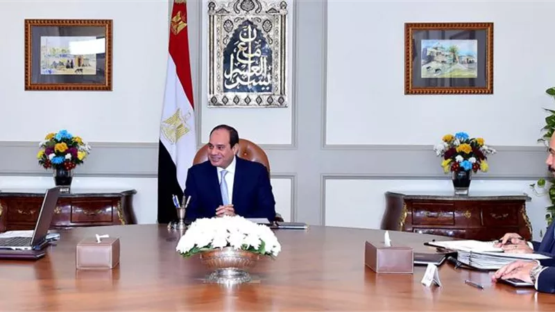 السيسى: الشباب ركيزة أساسية في خطة الدولة لبناء الانسان المصري