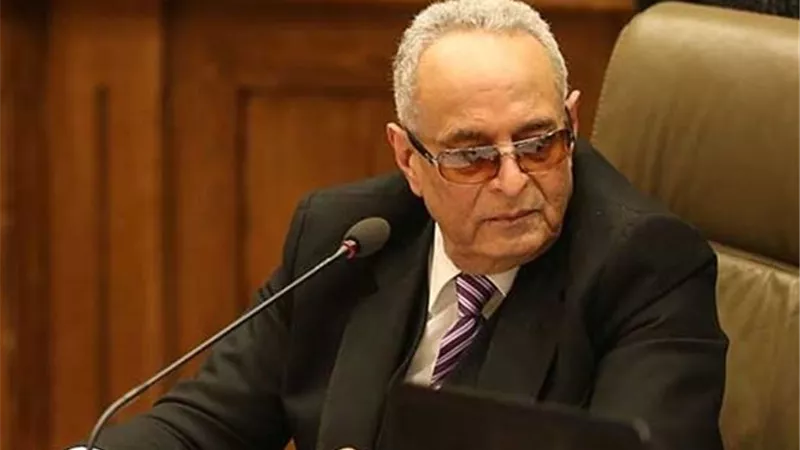 أبو شقة يفصل 6 أعضاء من 