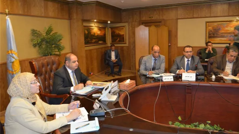 محافظ الغربية يناقش الموقف التنفيذي للمشروعات الكبرى والخدمية مع الأمين العام لشئون مجلس الوزراء