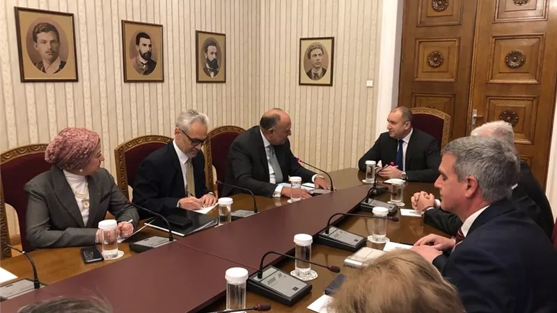وزير الخارجية يستهل زيارته لصوفيا بمقابلة رئيس بلغاريا