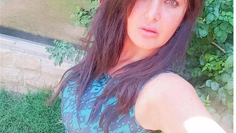 سما المصرى تشعل السوشيال ميديا بصور مثيرة على البحر
