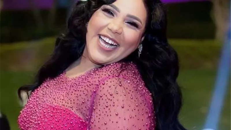 رقصة ساخنة لشيماء سيف في حفل ايتن عامر¨ فيديو