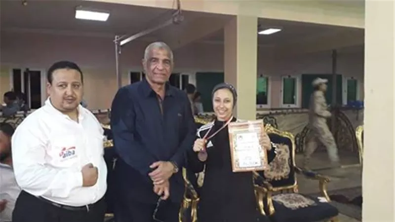 البطلة