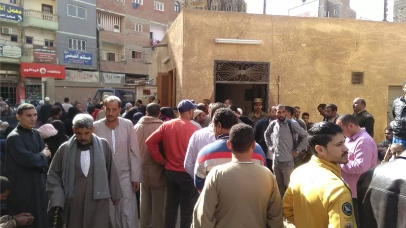 مصرع ٥ ونجاة ٢٠ في غرق مركب صيد بالشهداء