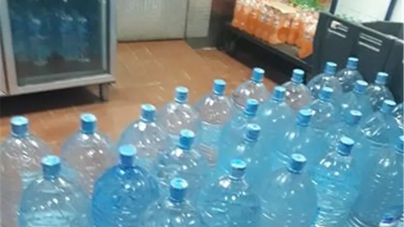 الصحة : اعدام 2356 لتر مياه معبأة لشركة 