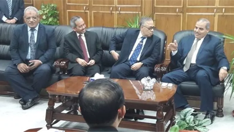 رئيس جامعة الأزهر يلتقي وفدا اندونيسيا لبحث التعاون والتبادل العلمي المستمر
