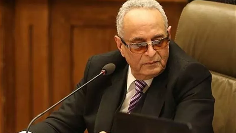 أبو شقة يعلن إحالة رئيس حزب الوفد السابق للنيابة