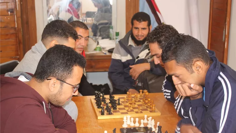 كلية تربية رياضية بمطروح تفوز بالمركز الأول بمسابقة الجامعة للشطرنج