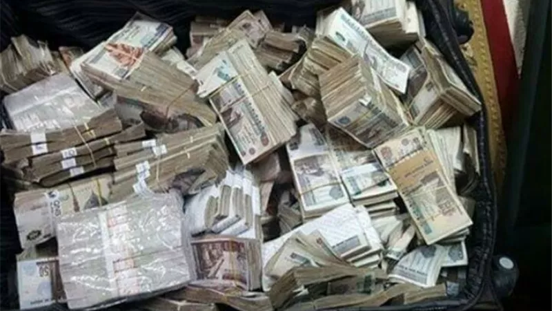 ضبط تاجرين فى النقد الأجنبي وبحوزتهما مبلغ 2 مليون و400 ألف جنيه بسوهاج