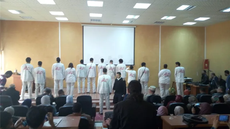 بالصور... عرض مسرحية 