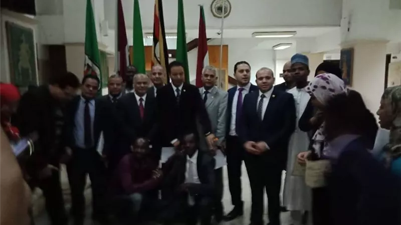 معهد البحوث الافريقية يختتم الدورة التثقيفية بجامعة القاهرة.. صور