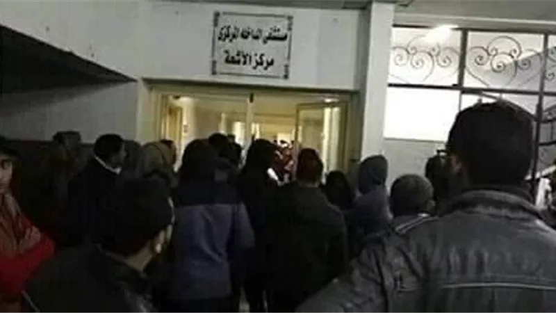 بالأسماء.. مصرع وإصابة 18 فى حادث تصادم سيارتين بالوادي الجديد.. صور