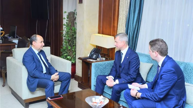 وزير التجارة والصناعة يبحث مع نظيره البيلاروسى تعزيز العلاقات التجارية والصناعية