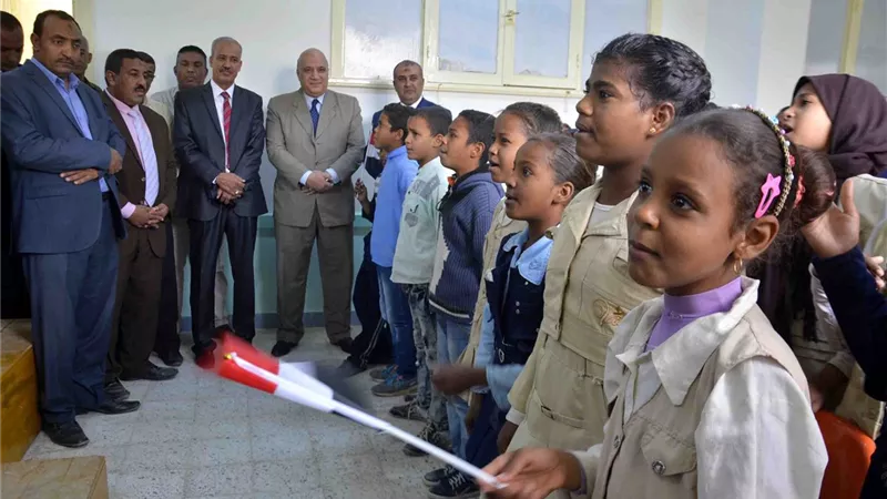 سكرتير مساعد الأقصر يفتتح مدرسة بعد تجديدها عن طريق مصر الخير.. صور