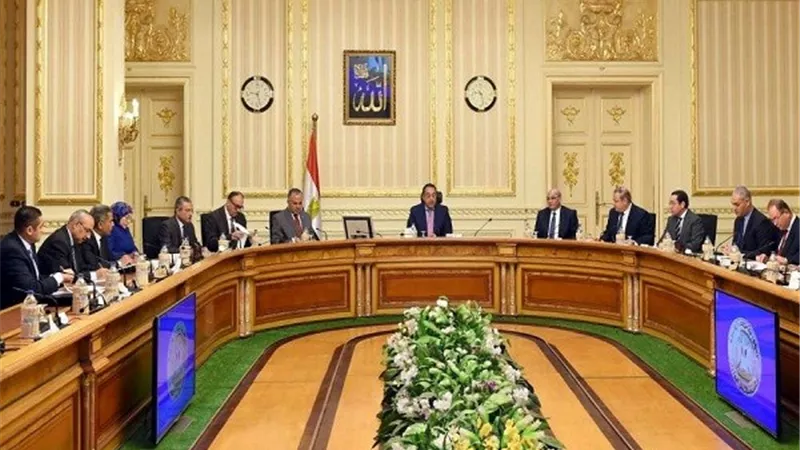 الحكومة تصدر بيانا جديدا بشأن الدولار