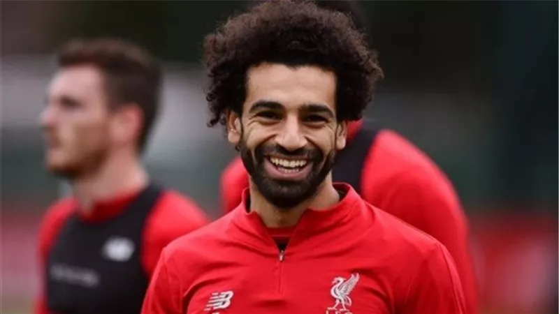 محمد صلاح فى التشكيلة الاساسية أمام سان جيرمان