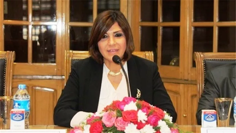 السفيرة عزيزة في ضيافة آداب عين شمس.. الخميس المقبل