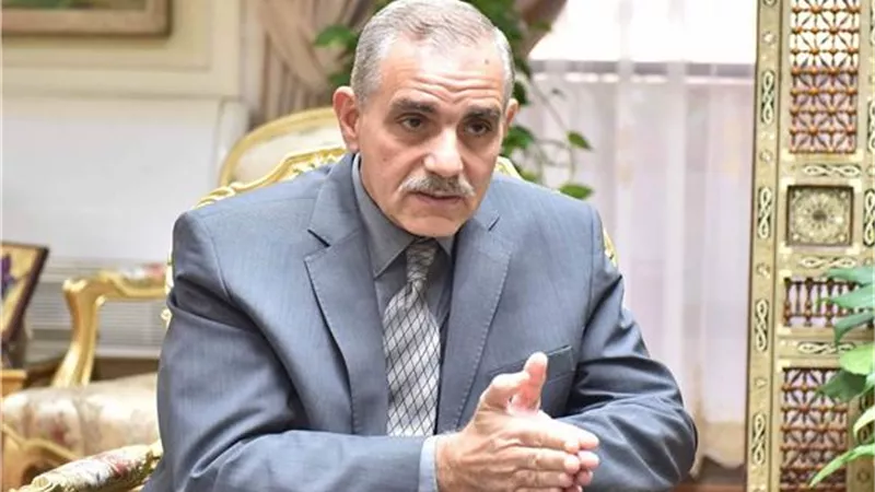 محافظ أسيوط يبحث سبل التعاون في نقل مصنع السماد العضوي