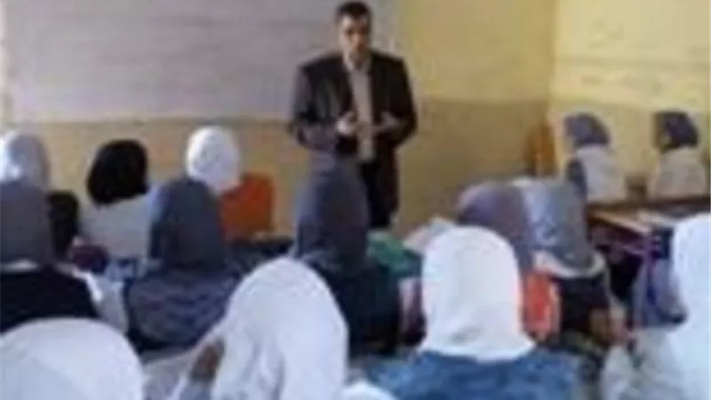 مدير تعليم الخانكة يتابع المدارس المسائية ويشيد بالتزام الطلاب