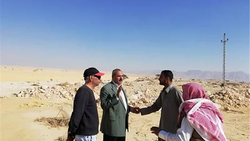 جولة لرئيس مدينة رأس سدر لتجمعات البير والرينة للاطمئنان على مخرات السيول.. صور