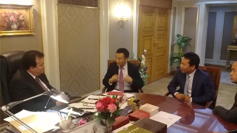 عبد الغفار يبحث آليات التعاون مع نائب رئيس هواوي الصينية