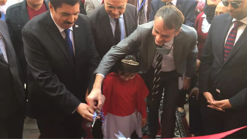 محافظ القليوبية ووكيل وزارة التعليم يفتتحان مدرسة مجمع الخصوص