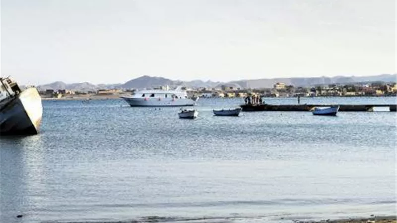 العثور على حطام مركب الصيد الغارق بالبحر الأحمر