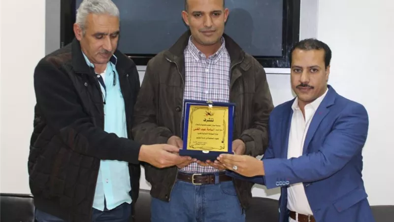 جائزة الصحافة الإنسانية لصاحب أول صورة لفتاة التروسيكل بالأقصر