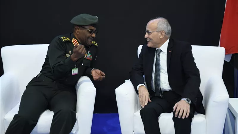 العصار يستقبل رئيس هيئة التصنيع الحربي السودانية