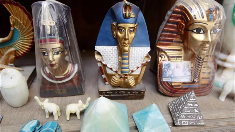 ضبط مقاول و3 عمال للاتجار فى الاثار بسوهاج