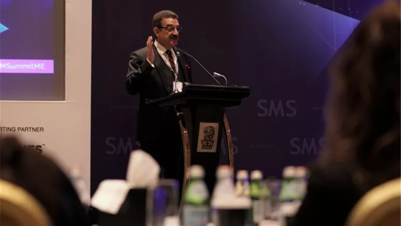 قمة الشرق الاوسط بدبي تقدم منح للبكالوريس والماجستير في الاعلام