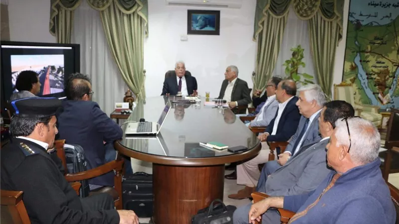 فودة يبحث تطوير منطقة خليج نعمه بشرم الشيخ