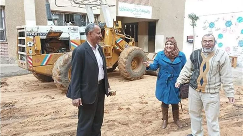 حل مشكلة الصرف الصحي بمدرسة سنهرة الجديدة بقها