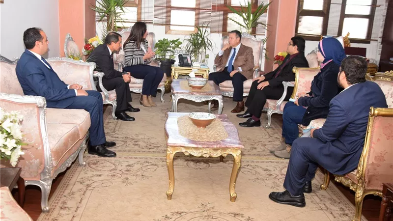 محافظ بني سويف يستقبل نائب محافظ البحيرة
