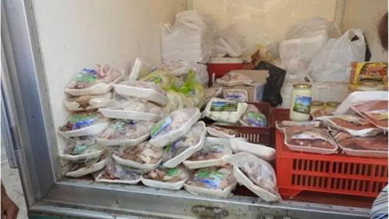 ضبط صاحب مطعم بحوزته لحوم غيرصالحة بسوهاج