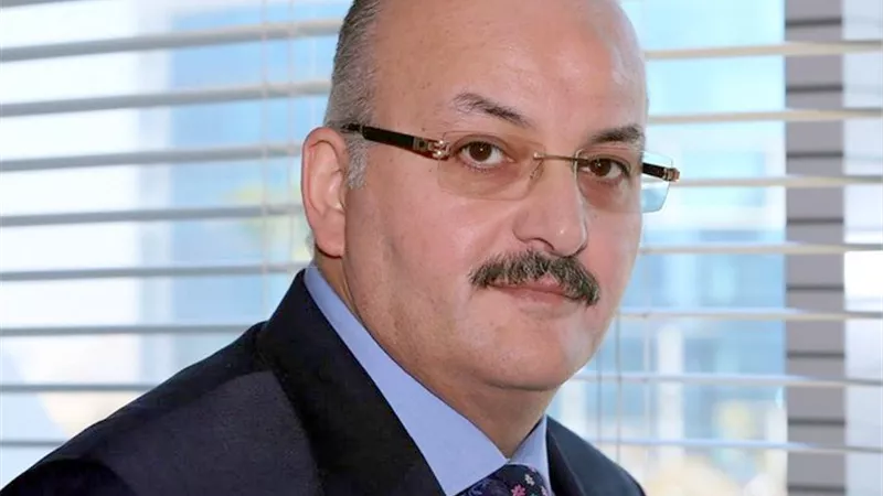 محمد حجازى&colon; استبدال التوقيع الورقى بالإلكترونى عبر بطاقة الرقم القومى قريبا