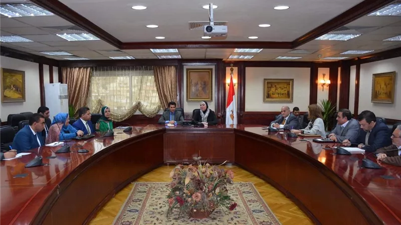 وزيرالرياضة&colon; تعاون مع جهاز تنمية المشروعات المتوسطة والصغيرة لخدمة شباب مصر
