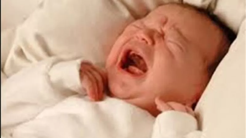 يقتل ابنته الرضيعة بوحشية بسبب بكائها