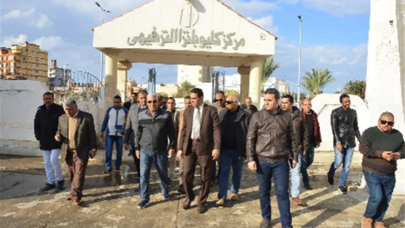 الغرابلى يتابع أعمال تطوير حديقة كليوباترا كمتنفس لأهالى مطروح