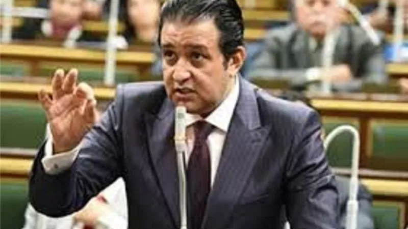 عابد يشيد برد 