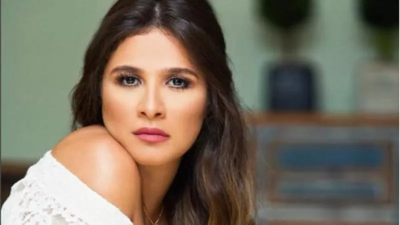 رسائل حب بين رامى إمام وياسمين عبد العزيز على 