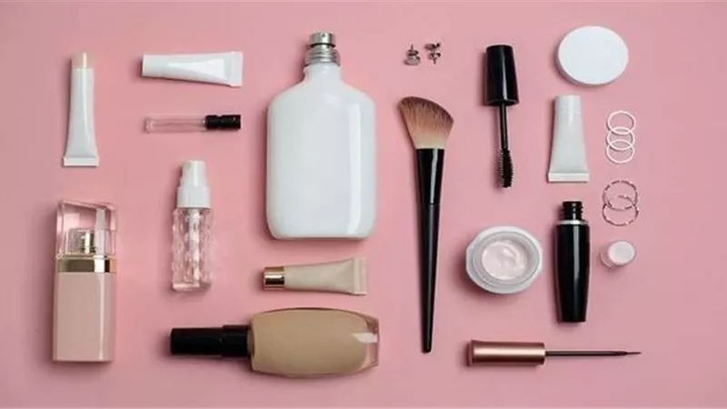 مستحضرات التجميل وعلاقتها على البلوغ عند الإناث