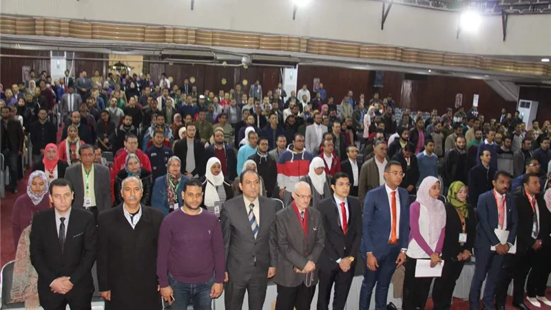 بالصور.. محاضرات علمية بملتقى 
