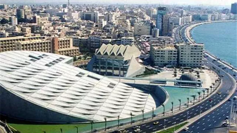 المنفلوطى وروستان فى مجلس الطهطاوى بمكتبة الإسكندرية
