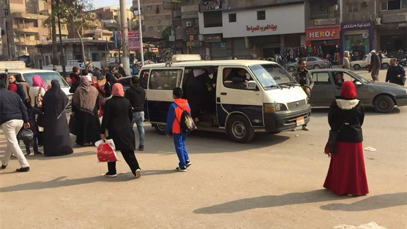 فوضي التاكسي والميكروباص بشوارع مدينة طنطا..صو1