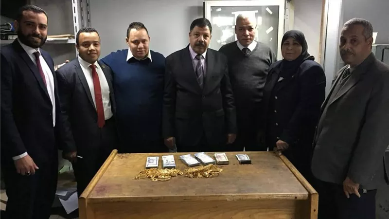 إحباط تهريب مشغولات ذهبية ونقد اجنبي بمطار القاهرة البريد الوارد x