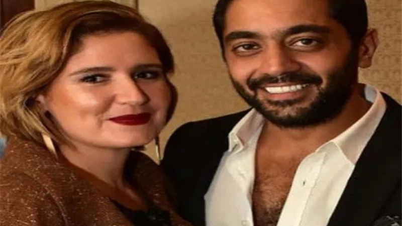 هنا وحلا شيحة وفلوس فى ضيافة نجوم مسرح مصر.. صور