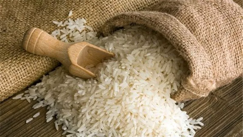 ضبط طن و 500 كجم أرز تمويني مجهول المصدر بسوهاج