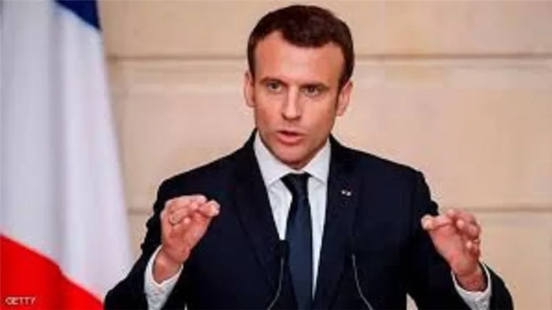 ماكرون لاصحاب السترات الصفراء: لا حرية مع العنف